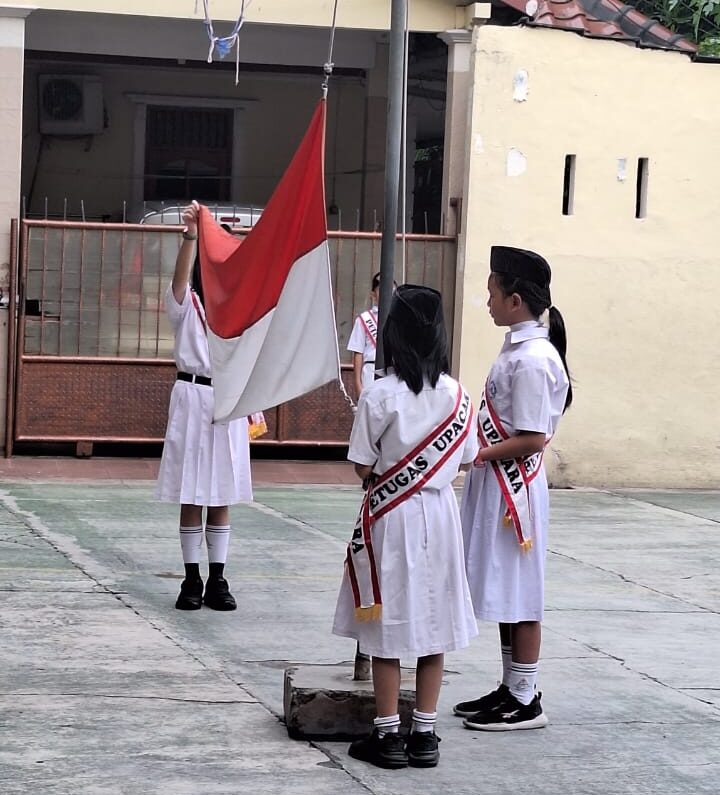 Upacara Bendera SD Advent Menteng