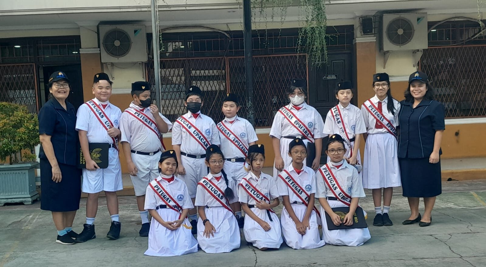 Petugas Upacara Bendera SD Advent Menteng